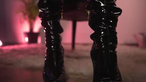 Nefertari online show from February 7, 11:36 am