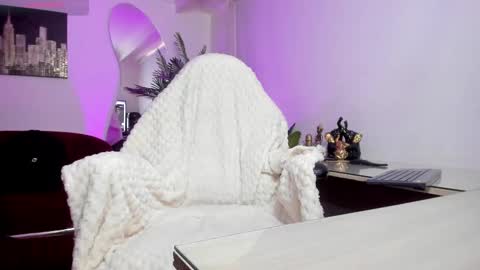 Hellen online show from September 24, 7:35 pm