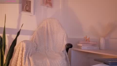 Hellen online show from February 6, 8:34 pm