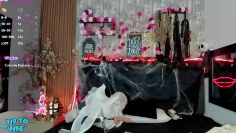 Miah online show from October 17, 12:30 pm