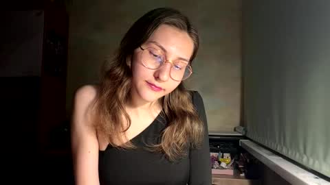 Mia online show from May 28, 6:39 pm