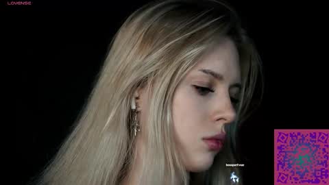 I am Nelly3 online show from November 21, 11:40 pm