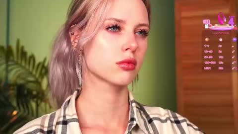 I am Nelly3 online show from September 10, 6:08 pm