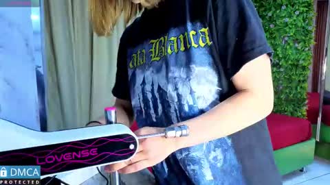 Salome Nena cupcake online show from February 2, 10:58 am