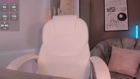 Nia online show from February 3, 1:05 pm