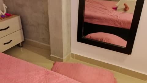 Nicolle  online show from April 13, 8:09 pm