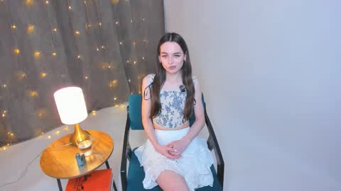 Nicole online show from December 19, 3:15 pm