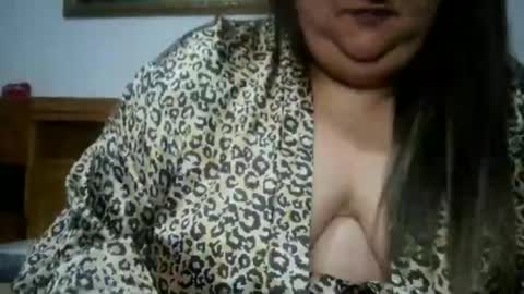 Nicholle online show from April 23, 10:01 pm