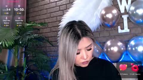 Nicky online show from December 18, 12:10 pm