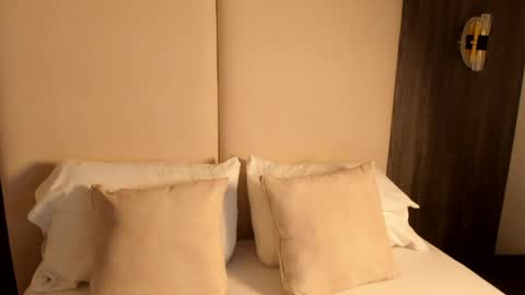 Nicky  online show from March 25, 2:39 am