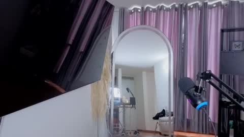 Nicky online show from April 2, 8:28 pm