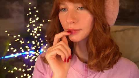 Nicol Moonn online show from December 20, 6:50 am