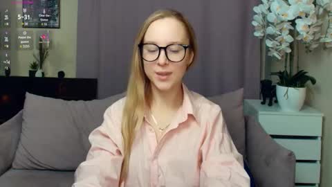 Nicoletta online show from December 21, 7:40 pm