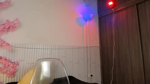 nicole_diaz7 online show from December 1, 1:14 pm