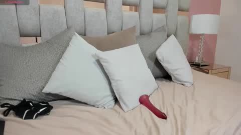 nicole_fisherr online show from September 28, 6:42 am