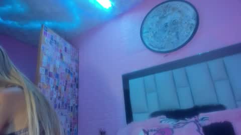 nicole_rosales online show from January 14, 8:58 pm