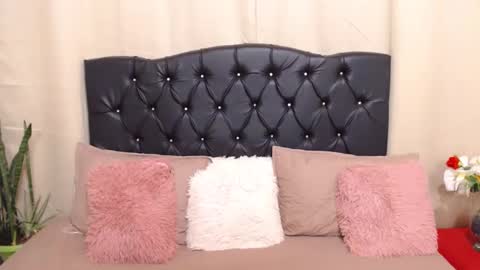 Nicole Chanel online show from January 23, 12:25 am