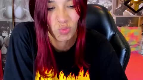 N i c o l e  online show from January 30, 2:47 pm