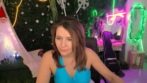 nicolehits online show from December 21, 9:13 am