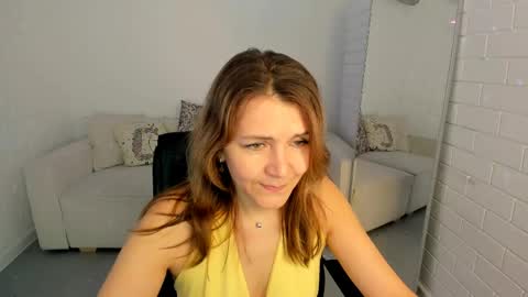 nicolehits online show from April 14, 1:33 pm