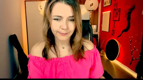 nicolehits online show from April 5, 1:21 pm