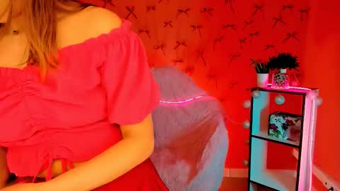 nicolehits online show from February 28, 1:43 pm