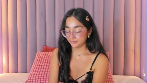 N I C O L E T  online show from January 10, 9:30 pm