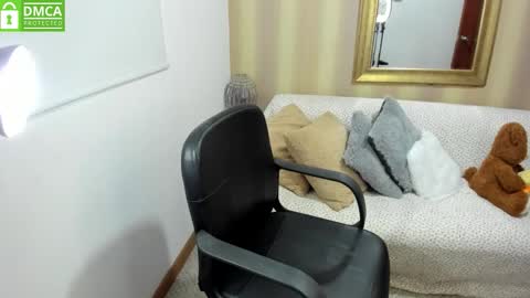 Nicolettcolin  online show from October 1, 6:35 pm