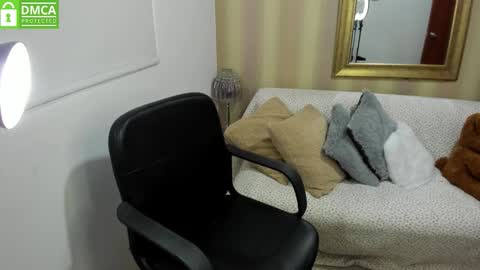 Nicolettcolin  online show from September 30, 6:24 pm