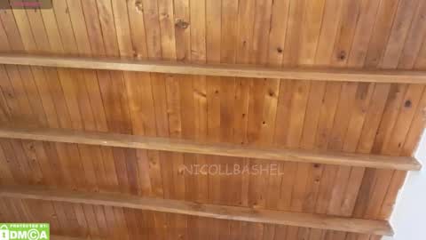 Nicoll  Independent model online show from November 19, 6:30 pm