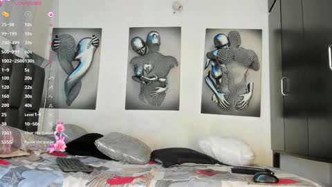 nicolle_hanks1 online show from March 9, 1:25 am