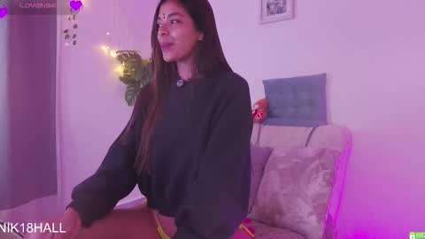 Nicolle online show from February 25, 10:36 am