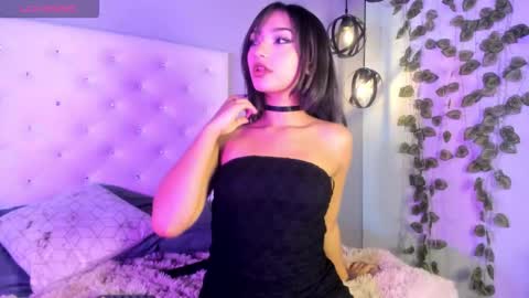 Nicolle online show from March 28, 1:32 pm