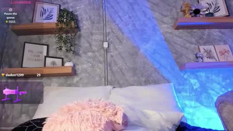    online show from December 16, 8:47 pm