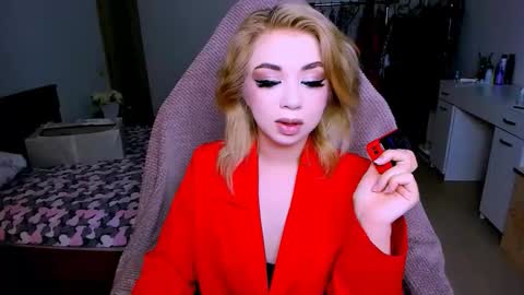 nikigoddesss online show from May 5, 4:26 am