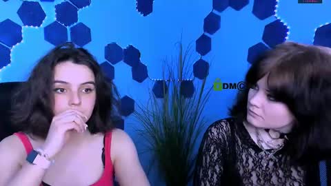 nikki_kiss_ online show from May 4, 9:02 am