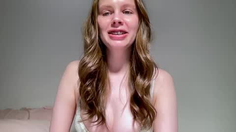 Nikki online show from April 3, 1:42 pm