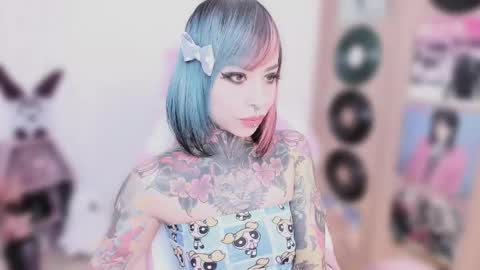 Nikki Ramone   online show from February 2, 11:42 am