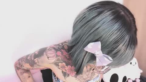 Nikki Ramone   online show from October 8, 10:36 pm