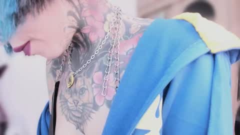 Nikki Ramone   online show from March 4, 10:44 am