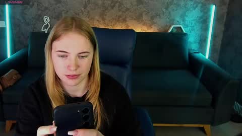 nikkyreyyy online show from May 15, 7:00 am