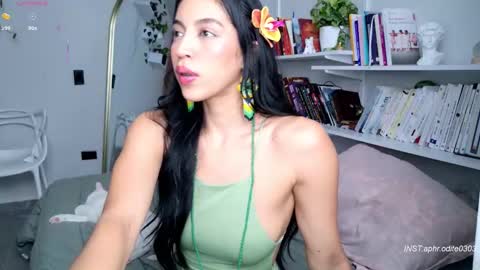 Nicole cam online show from February 5, 9:07 pm