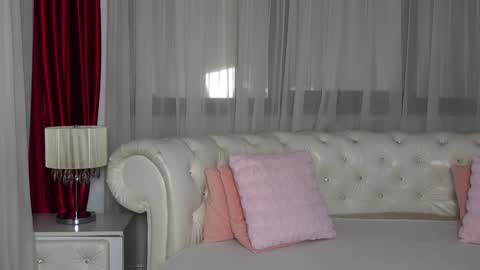 NinaCrystal online show from February 8, 9:03 am