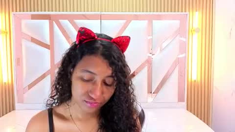 Nina  online show from November 26, 8:10 pm