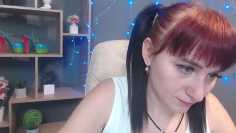 ninaflawlees online show from November 13, 1:32 pm