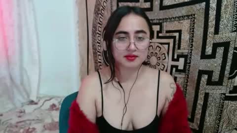 N I N A online show from September 17, 3:54 pm