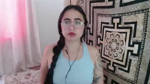 N I N A online show from September 22, 3:43 pm