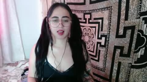 N I N A online show from September 24, 3:55 pm