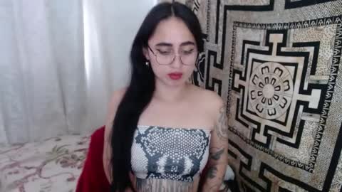 N I N A online show from February 8, 3:21 pm