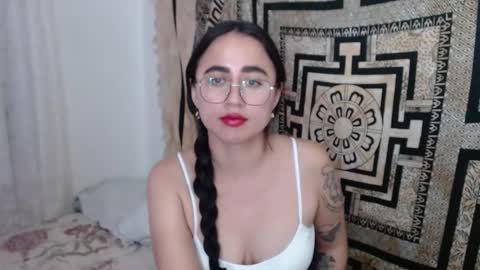 N I N A online show from January 22, 3:18 pm